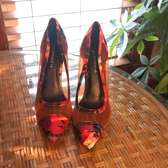 Pretty Pumps - Picture 2 of 3